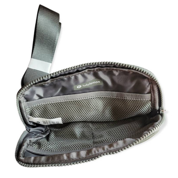 Lululemon Everywhere Belt Bag Grey Sage One Size - Picture 5 of 9